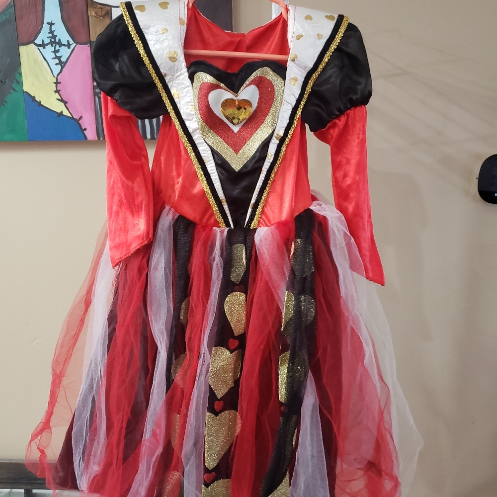 Queen of hearts Halloween costume. Sz 2T.